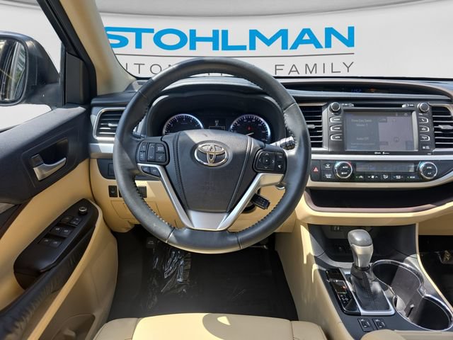 Used 2014 Toyota Highlander XLE AWD/4WD image 21