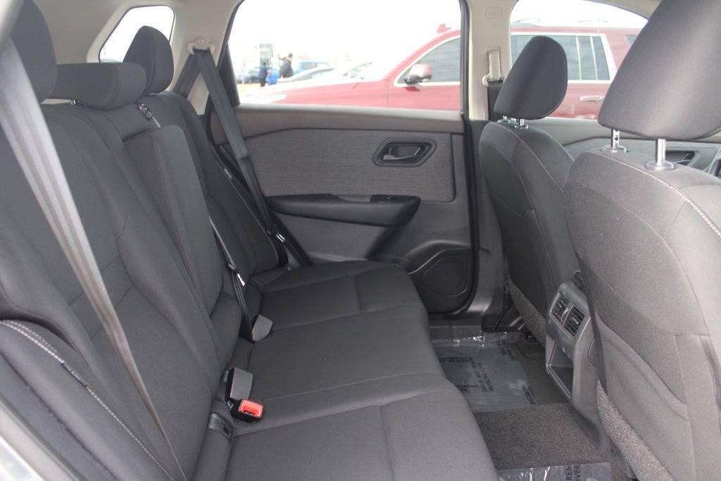 Used 2023 Nissan Rogue S image 21