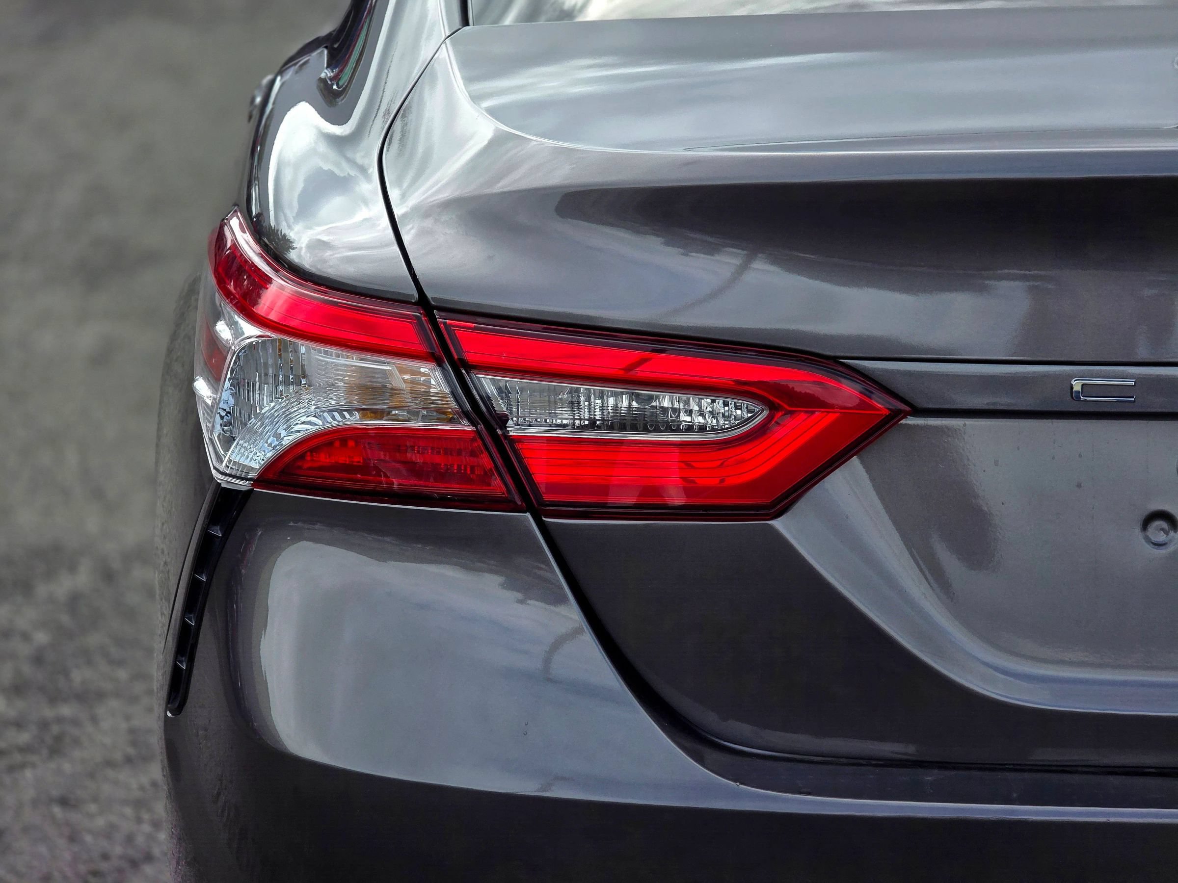 Used 2019 Toyota Camry SE w/ Audio Package FWD image 10