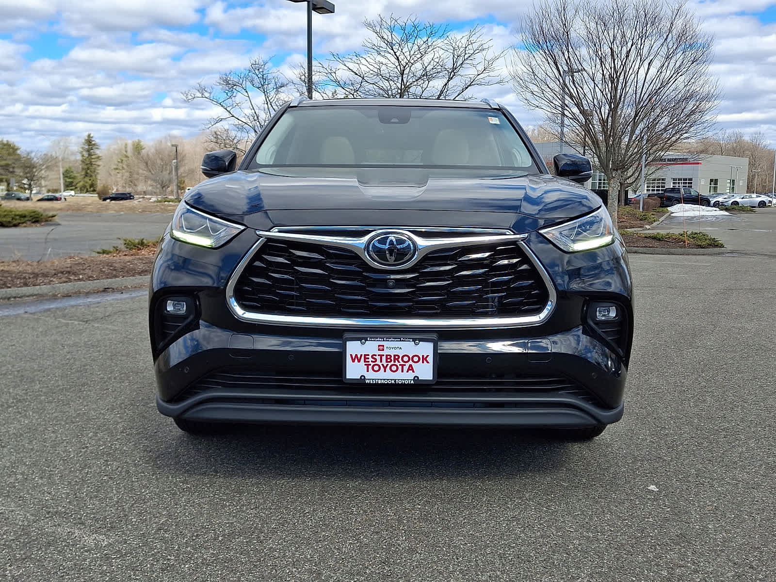 Used 2022 Toyota Highlander Limited image 2