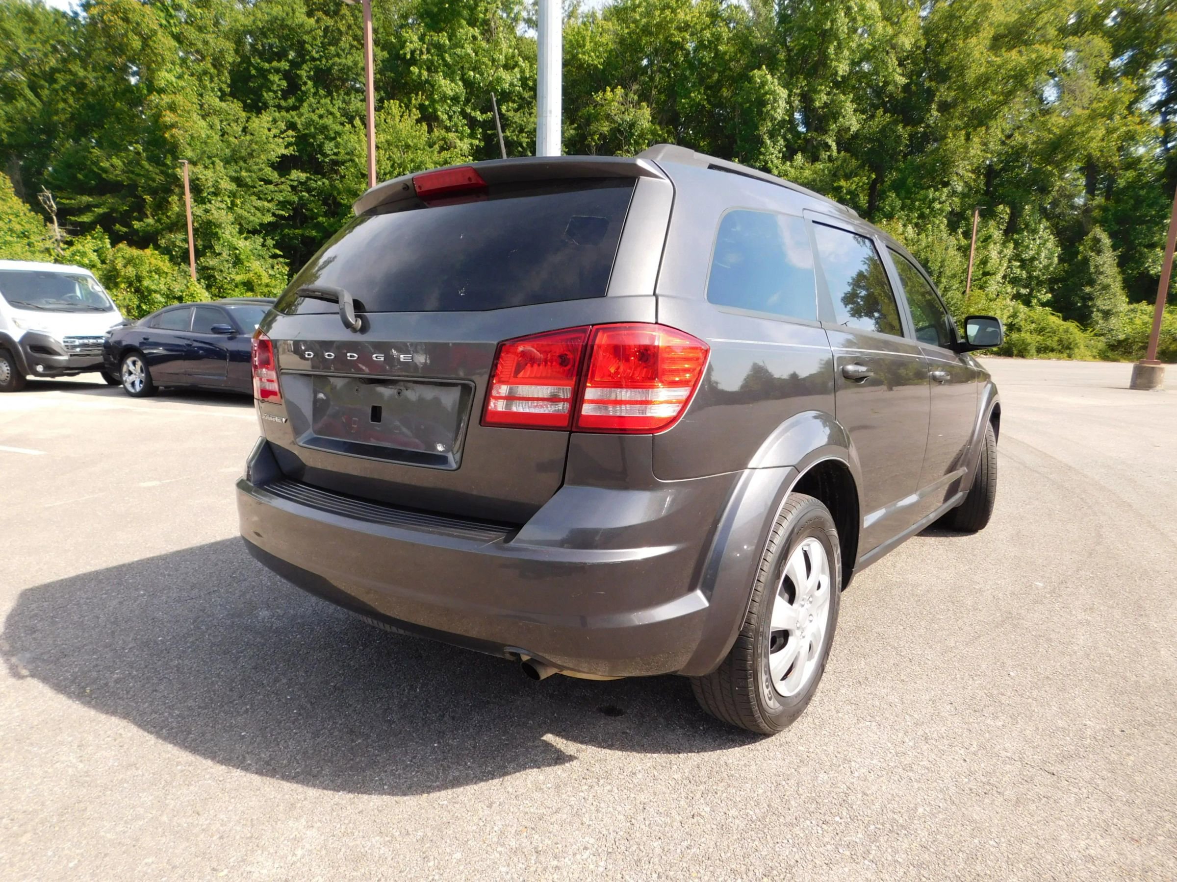 Used 2019 Dodge Journey SE FWD image 5