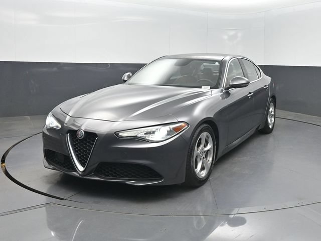 Used 2019 Alfa Romeo Giulia RWD image 2