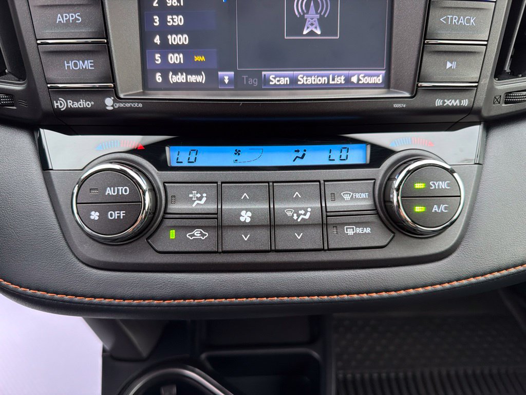 Used 2018 Toyota RAV4 SE w/ All Weather Liner Package AWD/4WD image 18