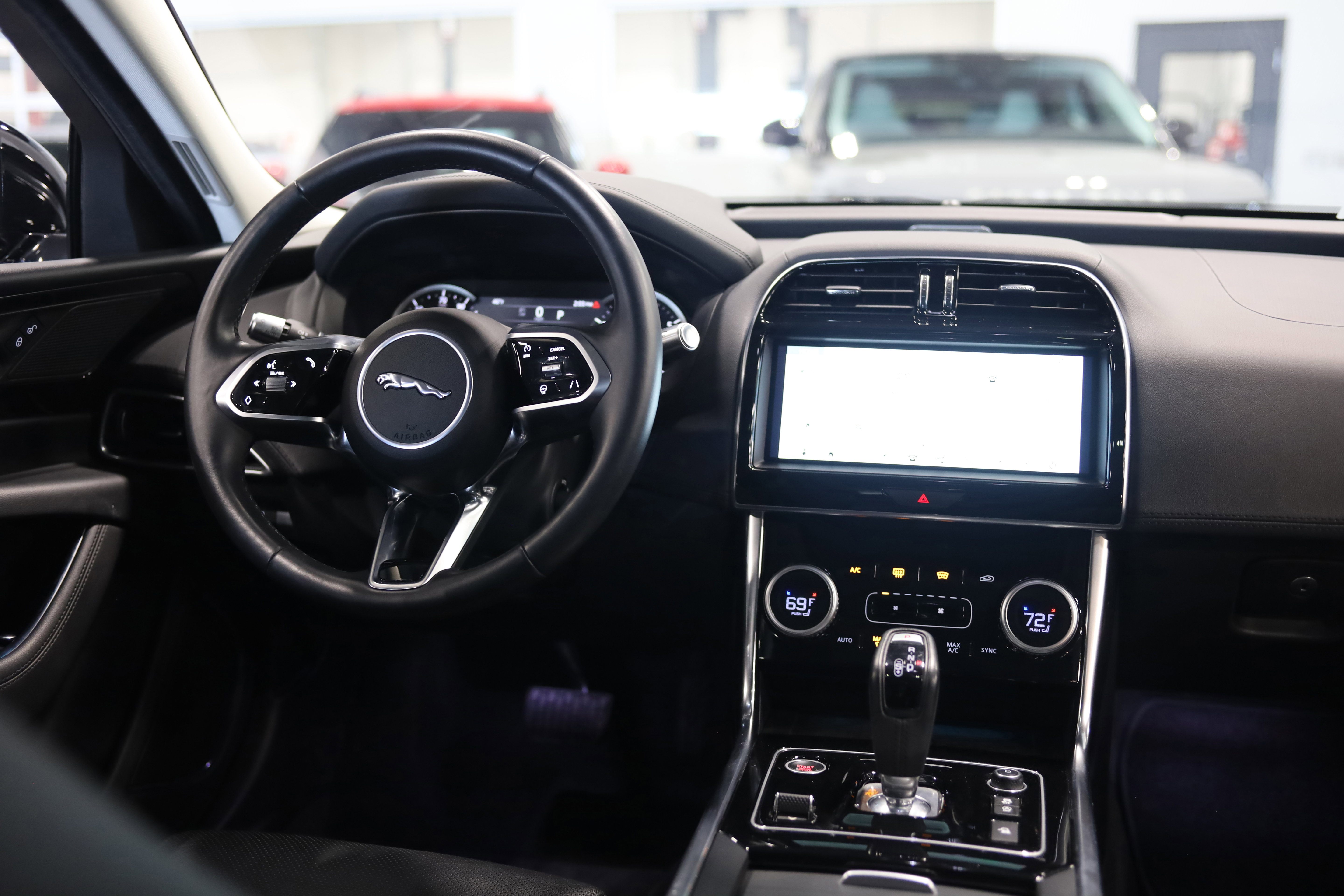 Used 2020 Jaguar XE S image 28