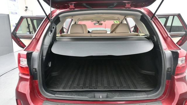 Used 2017 Subaru Outback 2.5i Limited AWD/4WD image 13