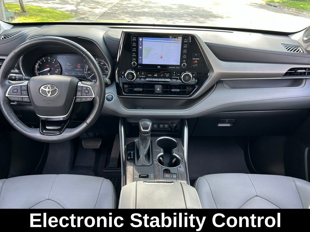 Used 2021 Toyota Highlander Limited image 11
