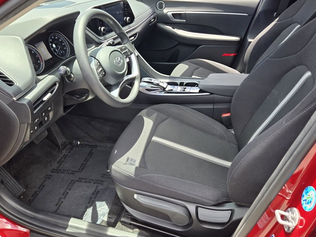 Used 2023 Hyundai Sonata SE w/ Preferred Accessory Package FWD image 9