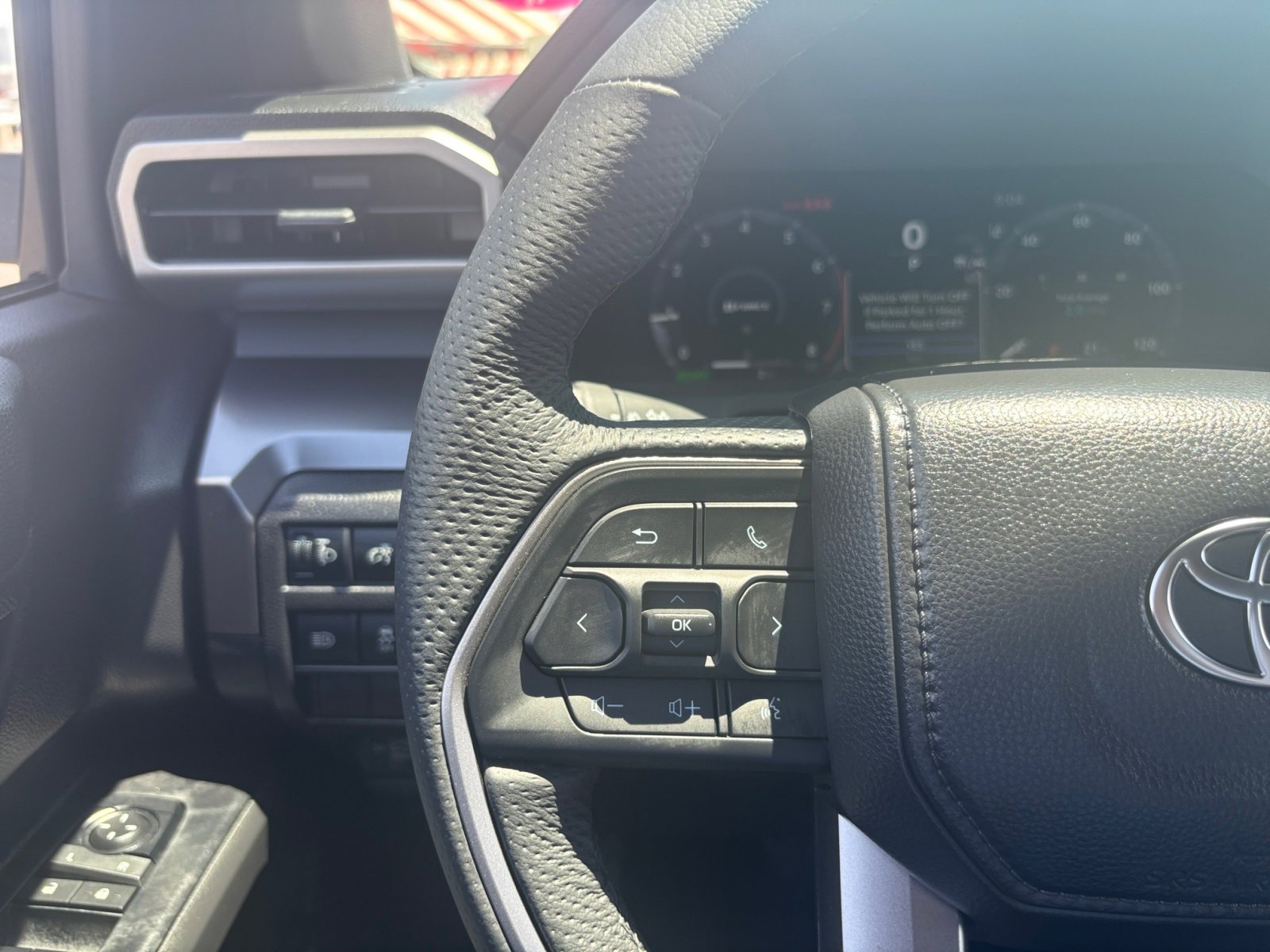 New 2025 Toyota Tacoma TRD Off-Road image 18