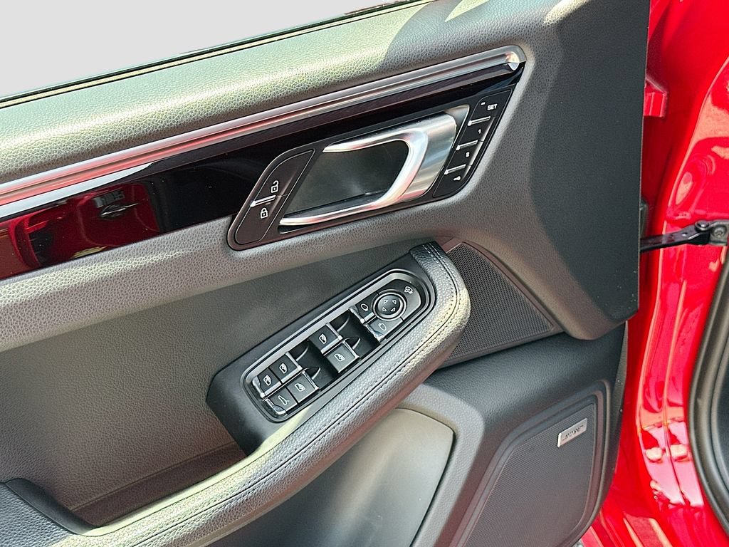 Certified 2022 Porsche Macan S AWD/4WD image 20