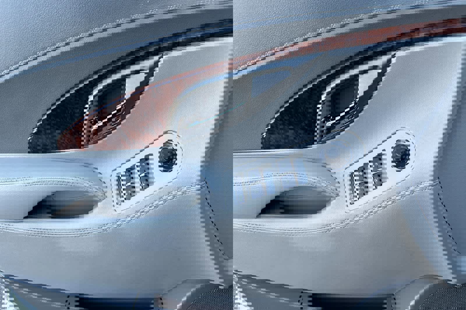 Used 2011 Buick LaCrosse CXL image 12