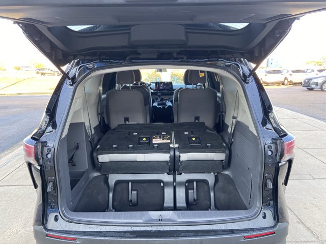 Used 2022 Toyota Sienna LE FWD image 26