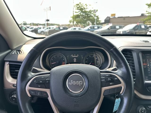 Used 2014 Jeep Cherokee Latitude w/ Cold Weather Group AWD/4WD image 25