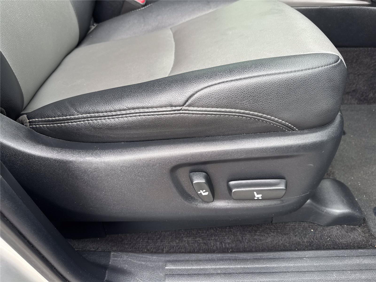 Used 2021 Toyota 4Runner SR5 Premium RWD image 36