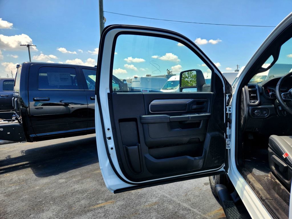New 2025 RAM 3500 Tradesman image 15