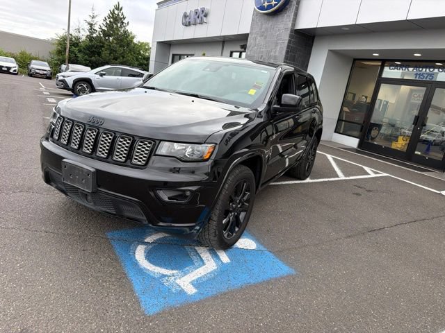 Used 2021 Jeep Grand Cherokee Laredo X AWD/4WD image 3