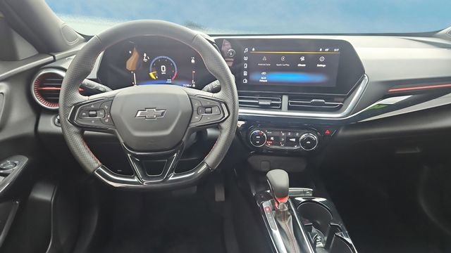 Used 2024 Chevrolet Trax RS w/ Sunroof Package image 7