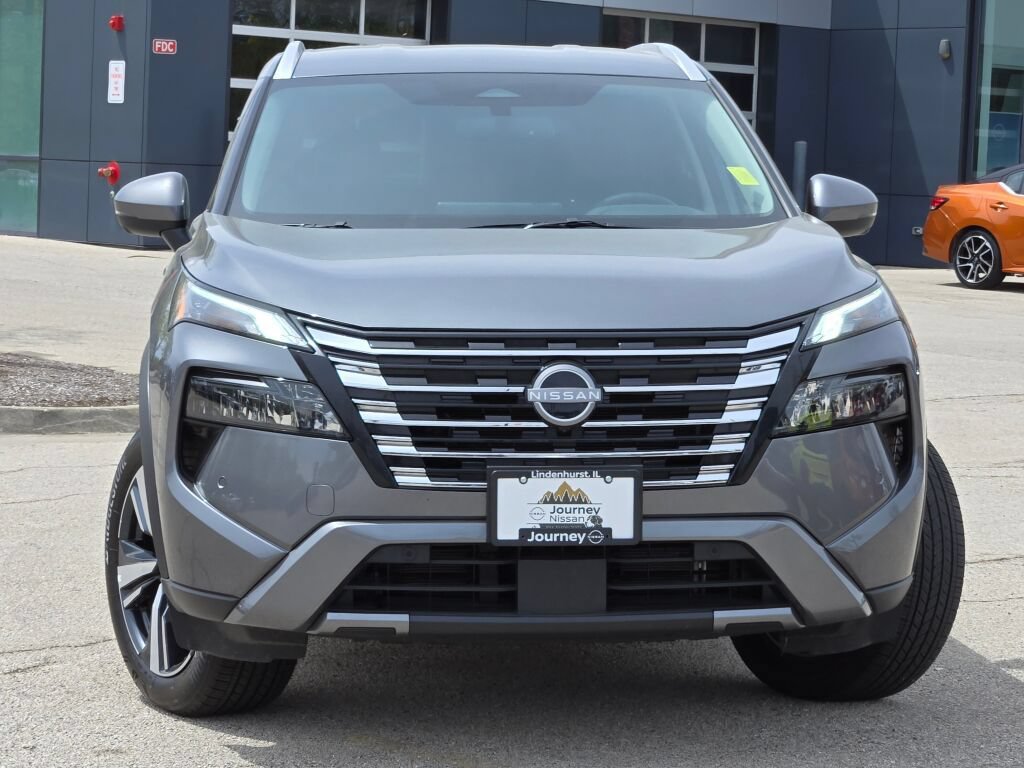Used 2026 Nissan Rogue SL AWD/4WD image 3