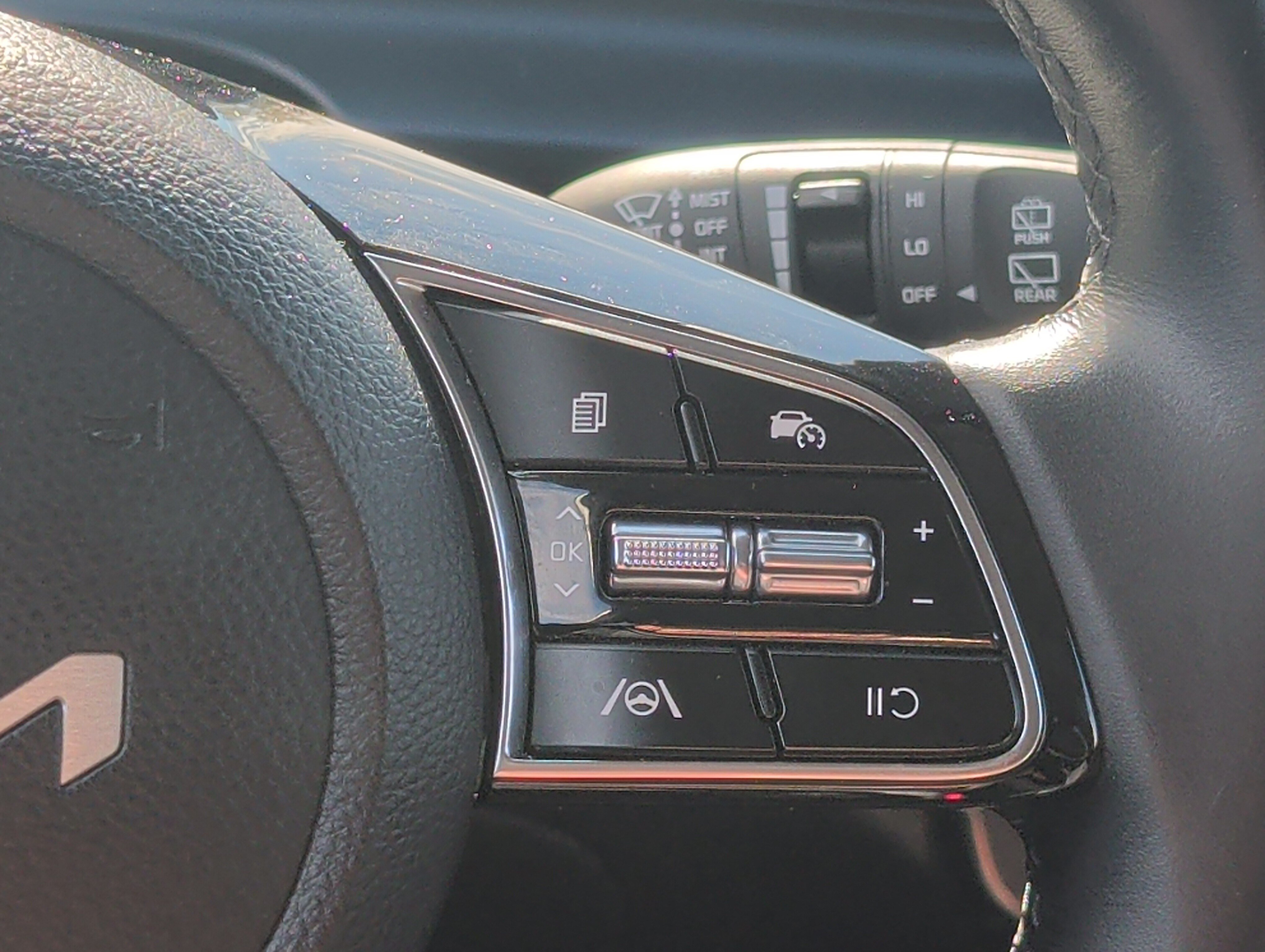 Used 2024 Kia Seltos S AWD/4WD image 30
