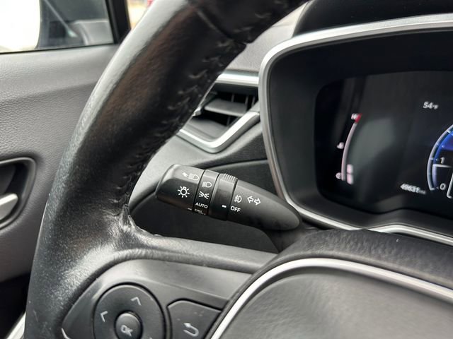 Used 2023 Toyota Corolla Cross XLE image 24