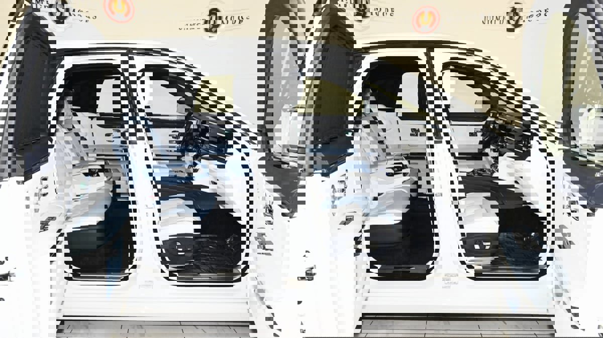 Used 2023 Rolls-Royce Ghost Black Badge w/ Black Badge Ghost Package image 15