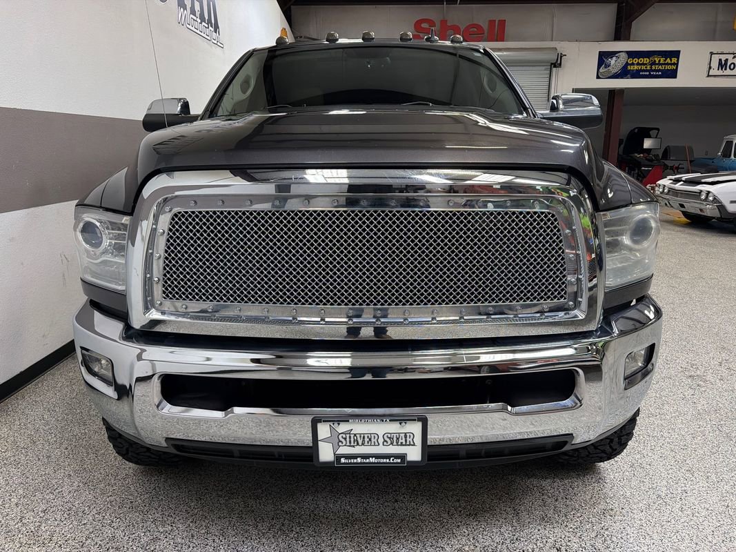 Used 2014 RAM 3500 Laramie w/ Convenience Group AWD/4WD image 2