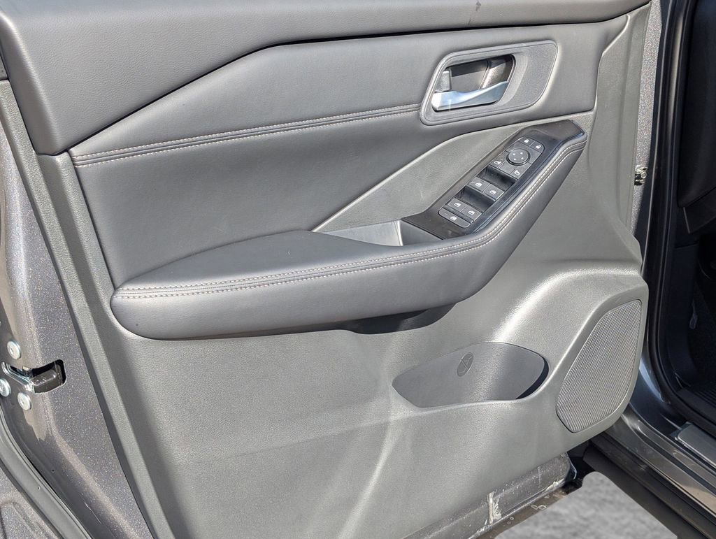 New 2026 Nissan Rogue SV image 15