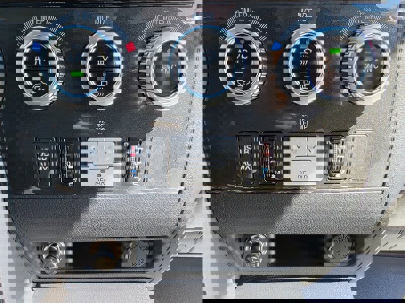 Used 2011 Toyota Sequoia Platinum AWD/4WD image 42