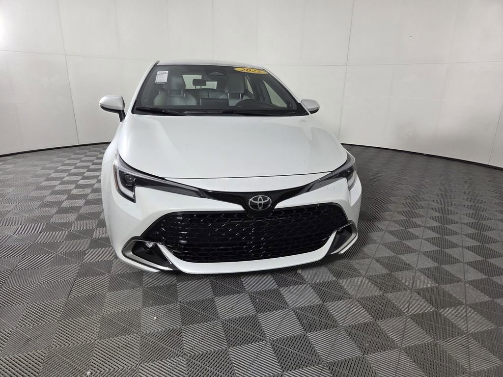 Used 2025 Toyota Corolla XSE FWD image 3