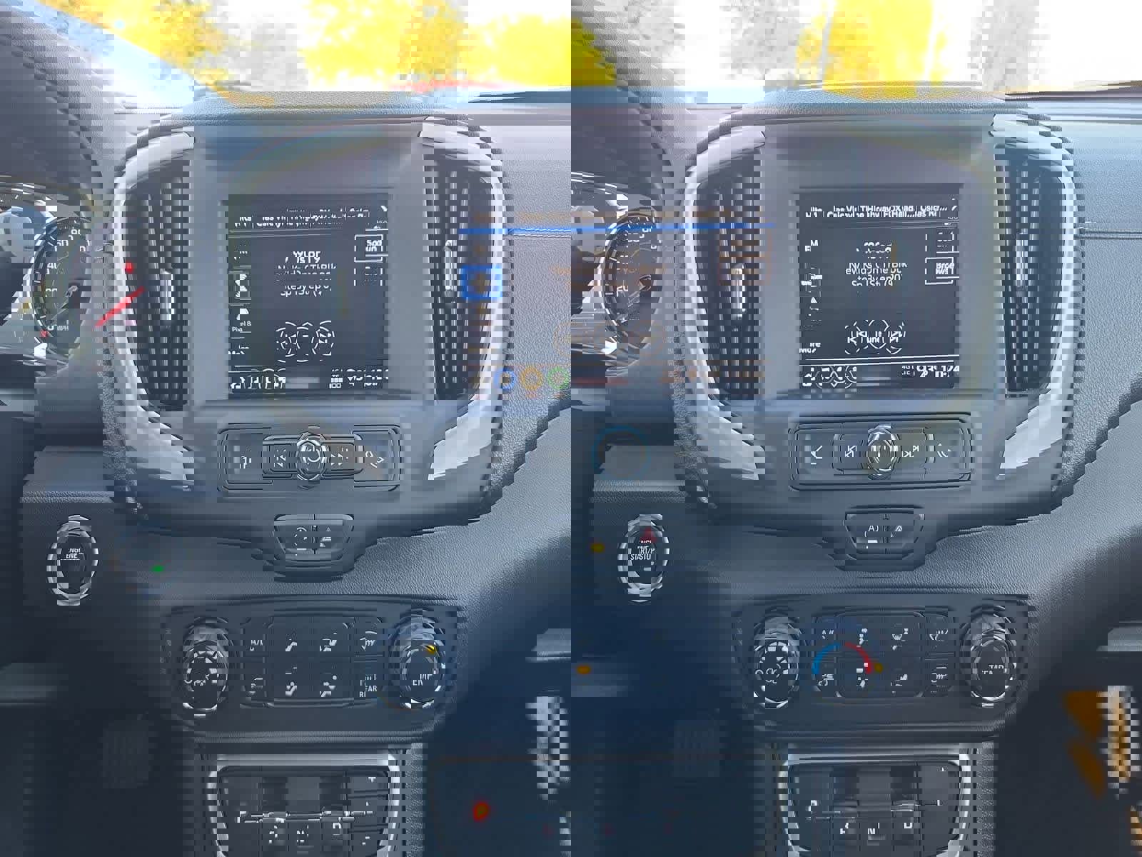 Used 2024 GMC Terrain SLE image 26