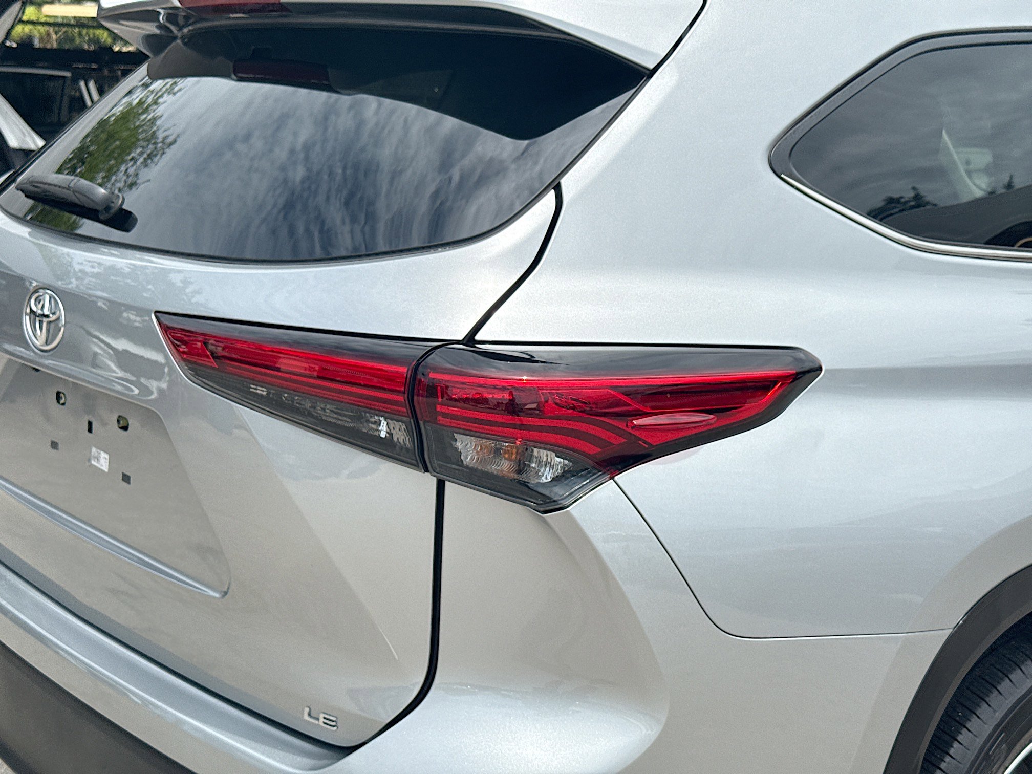 Used 2023 Toyota Highlander LE FWD image 27