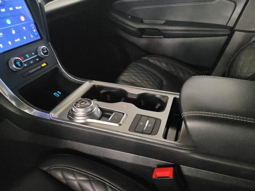 Used 2024 Ford Edge Titanium image 26