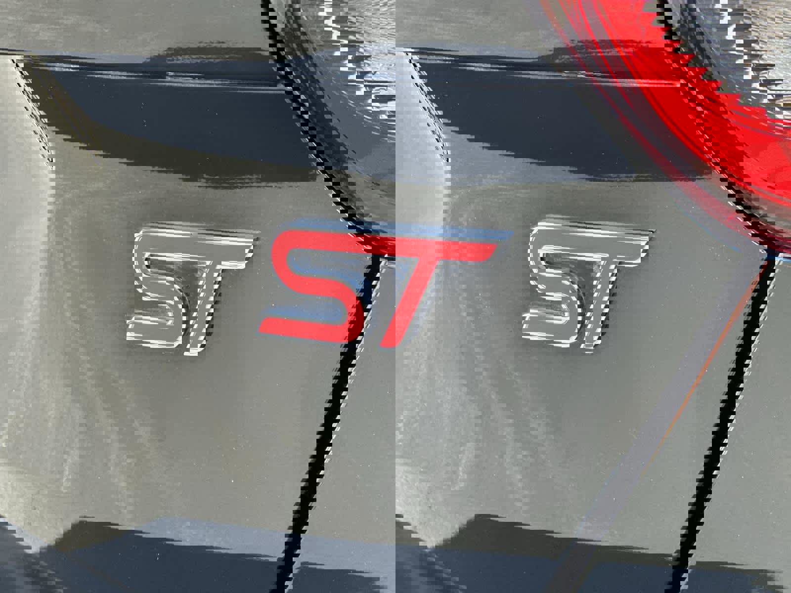 Used 2016 Ford Focus ST image 7