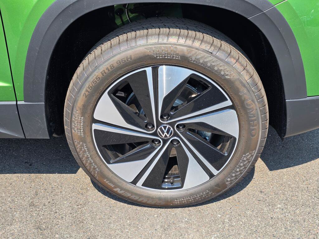New 2026 Volkswagen Taos SE AWD/4WD image 9