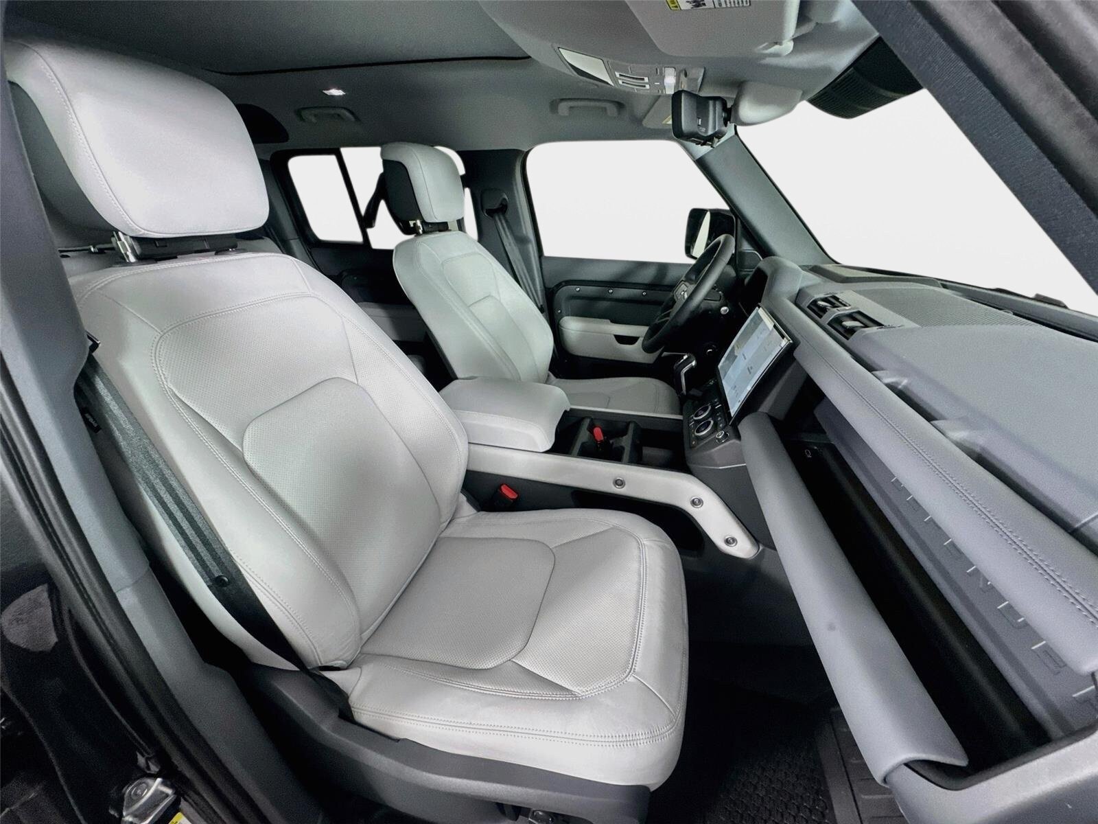 New 2026 Land Rover Defender 110 X-Dynamic SE AWD/4WD image 30