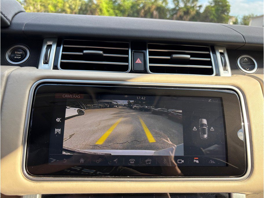Used 2019 Land Rover Range Rover Supercharged AWD/4WD image 31