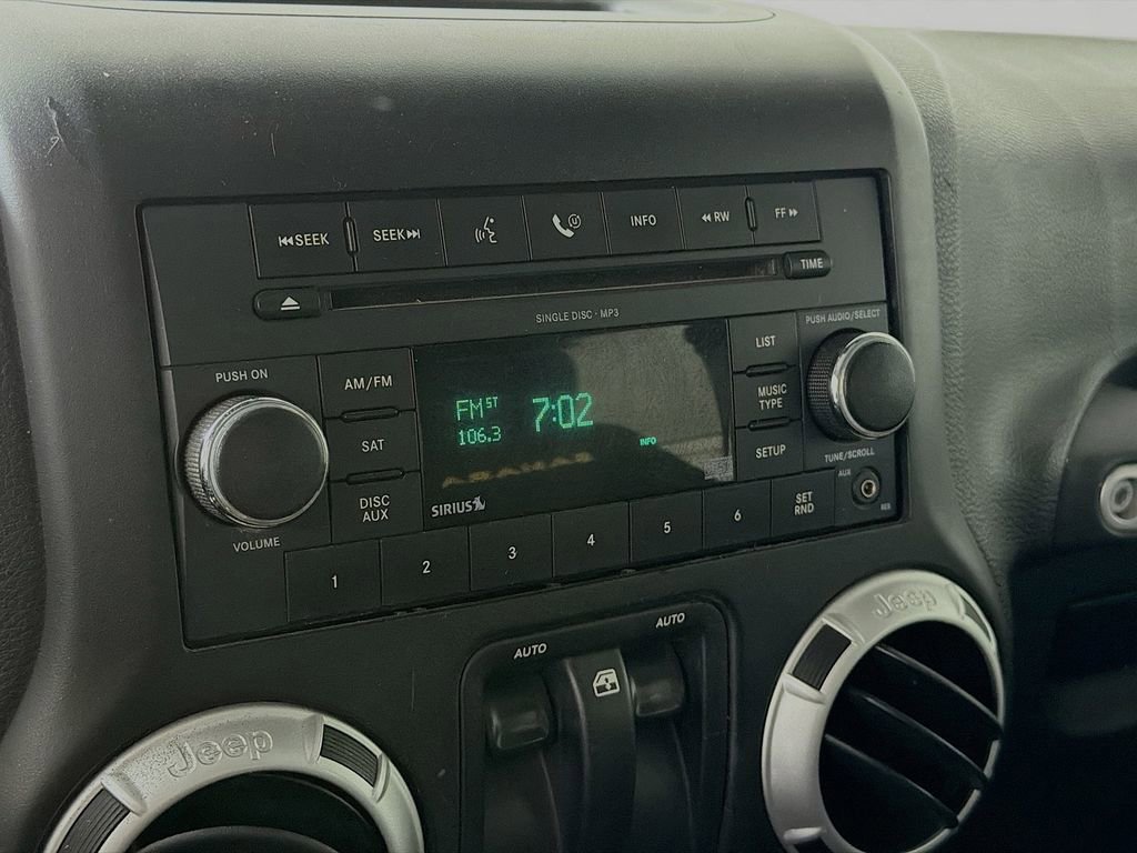 Used 2015 Jeep Wrangler Sahara w/ Connectivity Group image 15