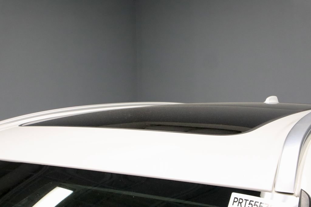 Used 2023 Volvo XC60 B5 Plus AWD/4WD image 33