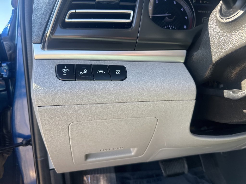 Used 2020 Hyundai Elantra Limited w/ Ultimate Package 03 image 21