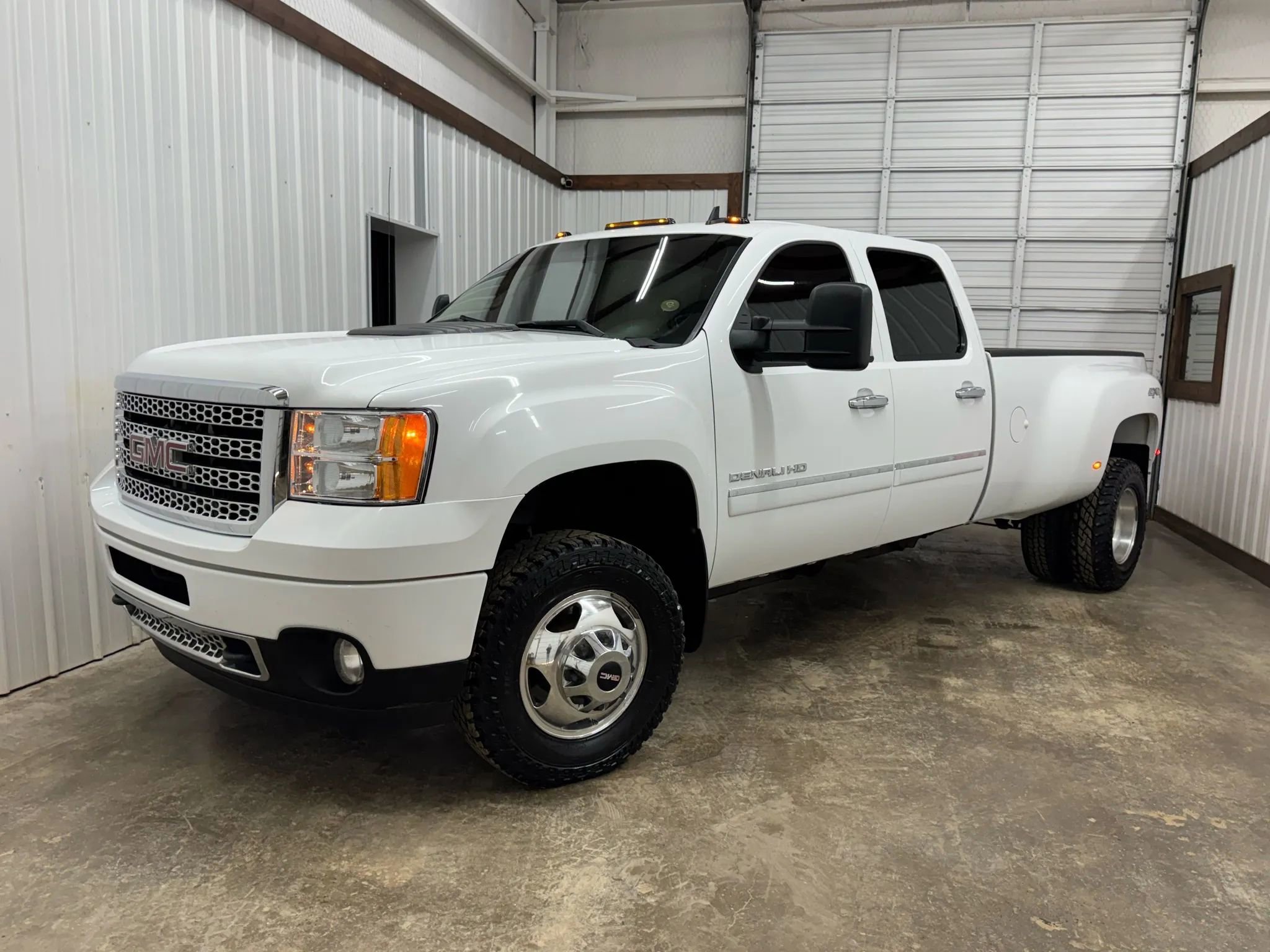 Used 2013 GMC Sierra 3500 Denali image 10