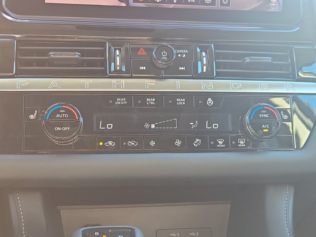 Used 2026 Nissan Pathfinder SL w/ SL Premium Package FWD image 26