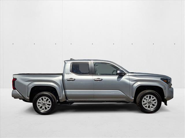 Used 2025 Toyota Tacoma SR5 image 4
