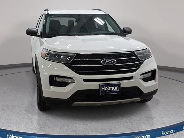 Used 2023 Ford Explorer XLT w/ Equipment Group 202A AWD/4WD image 3