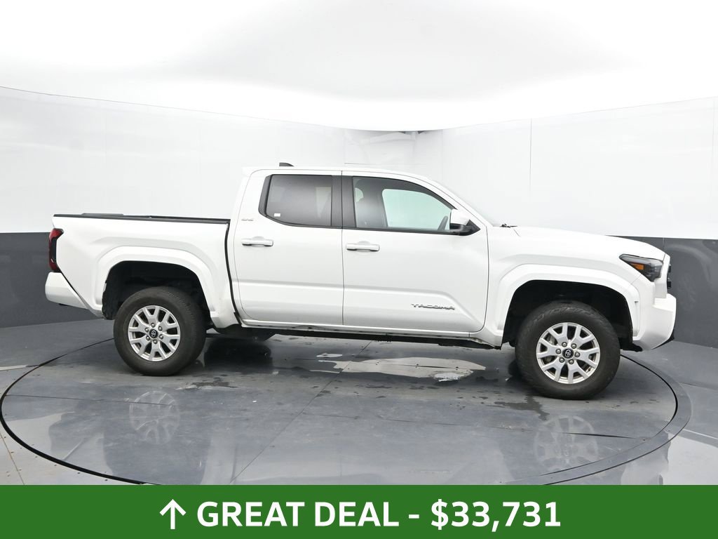 Used 2024 Toyota Tacoma SR5 AWD/4WD image 5