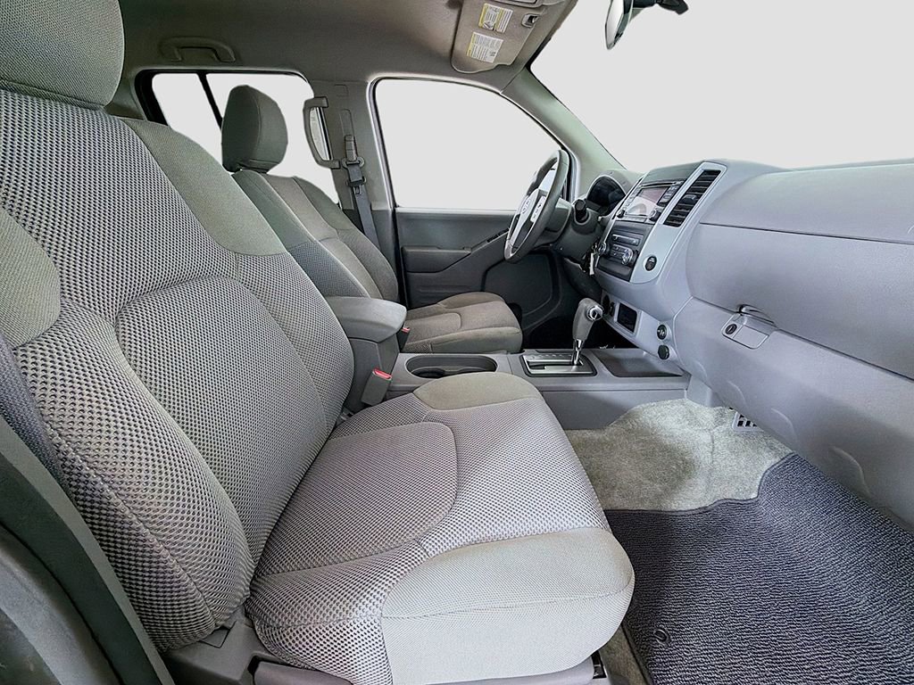 Used 2018 Nissan Frontier SV image 16