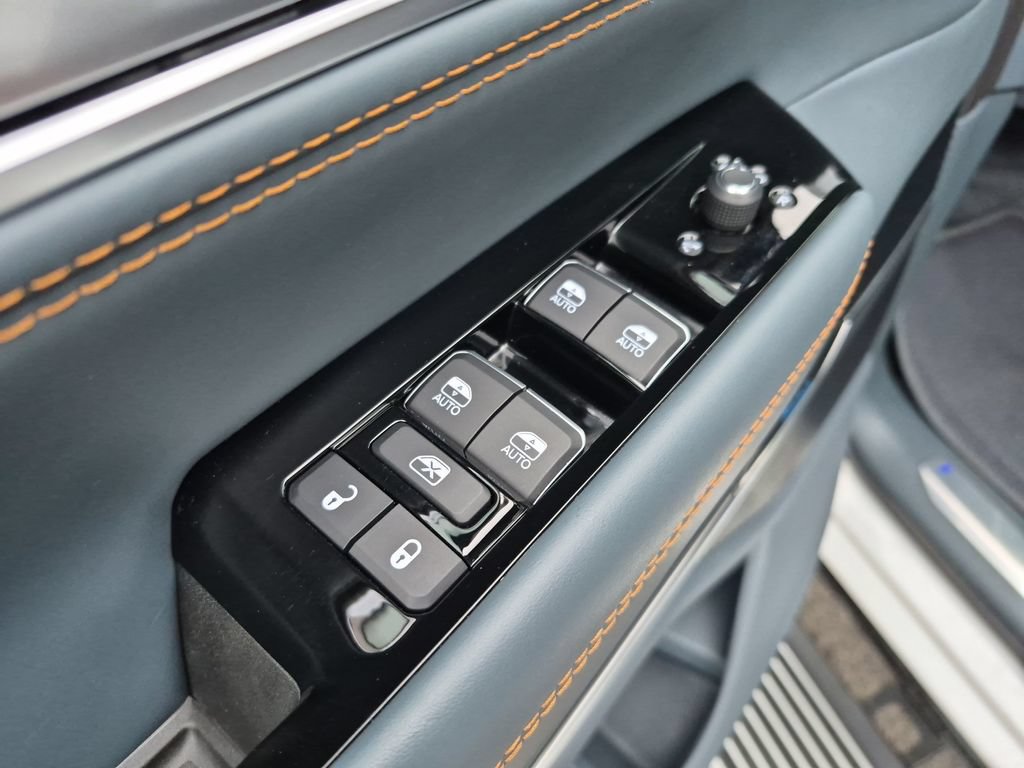 Used 2024 Jeep Grand Wagoneer Series III AWD/4WD image 21