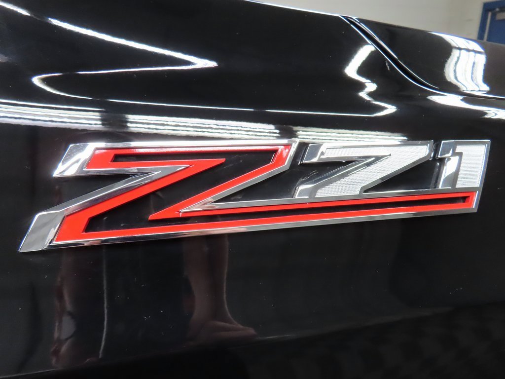 Used 2025 Chevrolet Suburban Z71 image 56