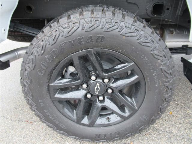 Used 2025 Chevrolet Silverado 1500 Custom Trail Boss AWD/4WD image 28