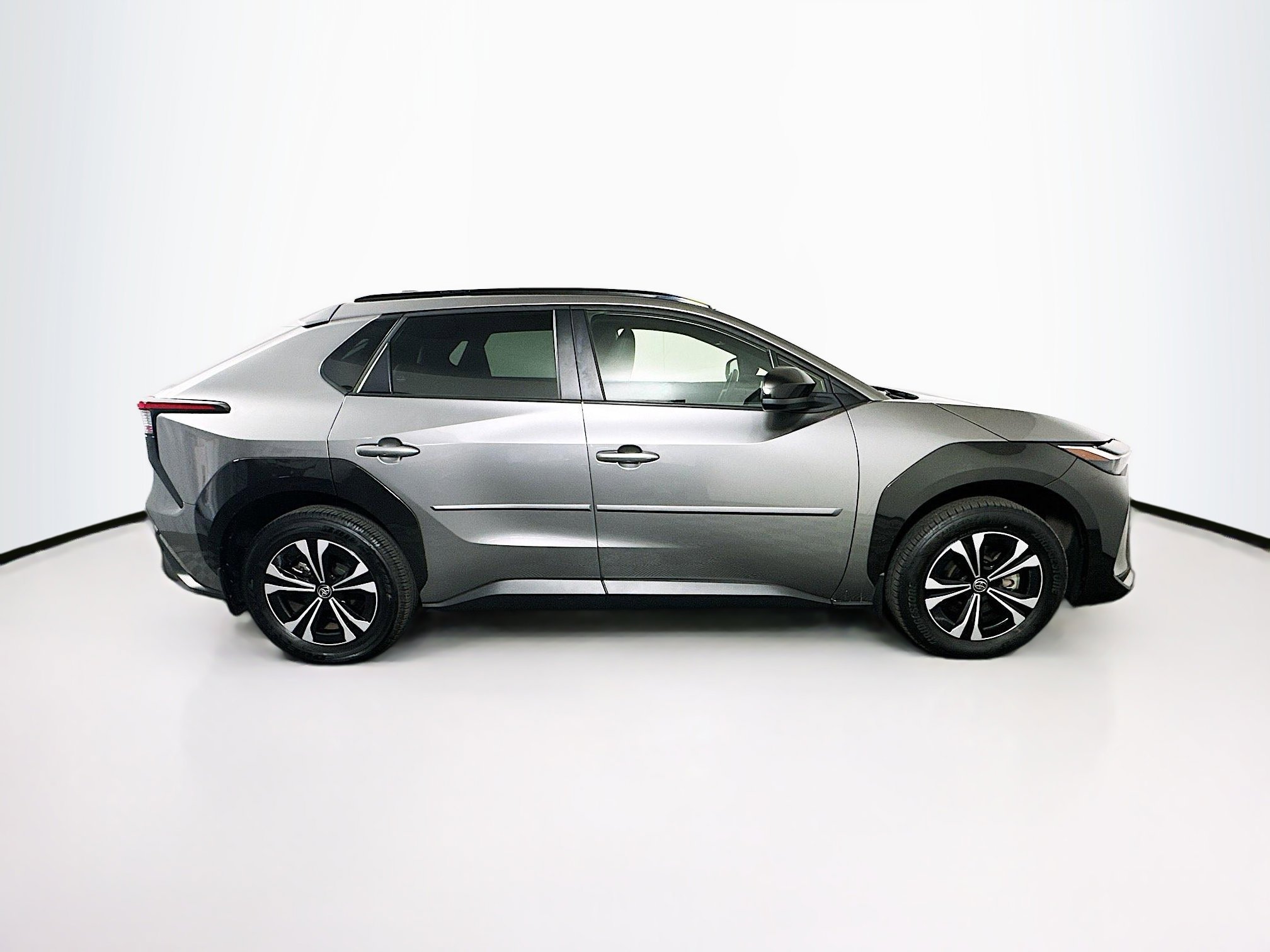 Used 2023 Toyota bZ4X XLE AWD/4WD image 10