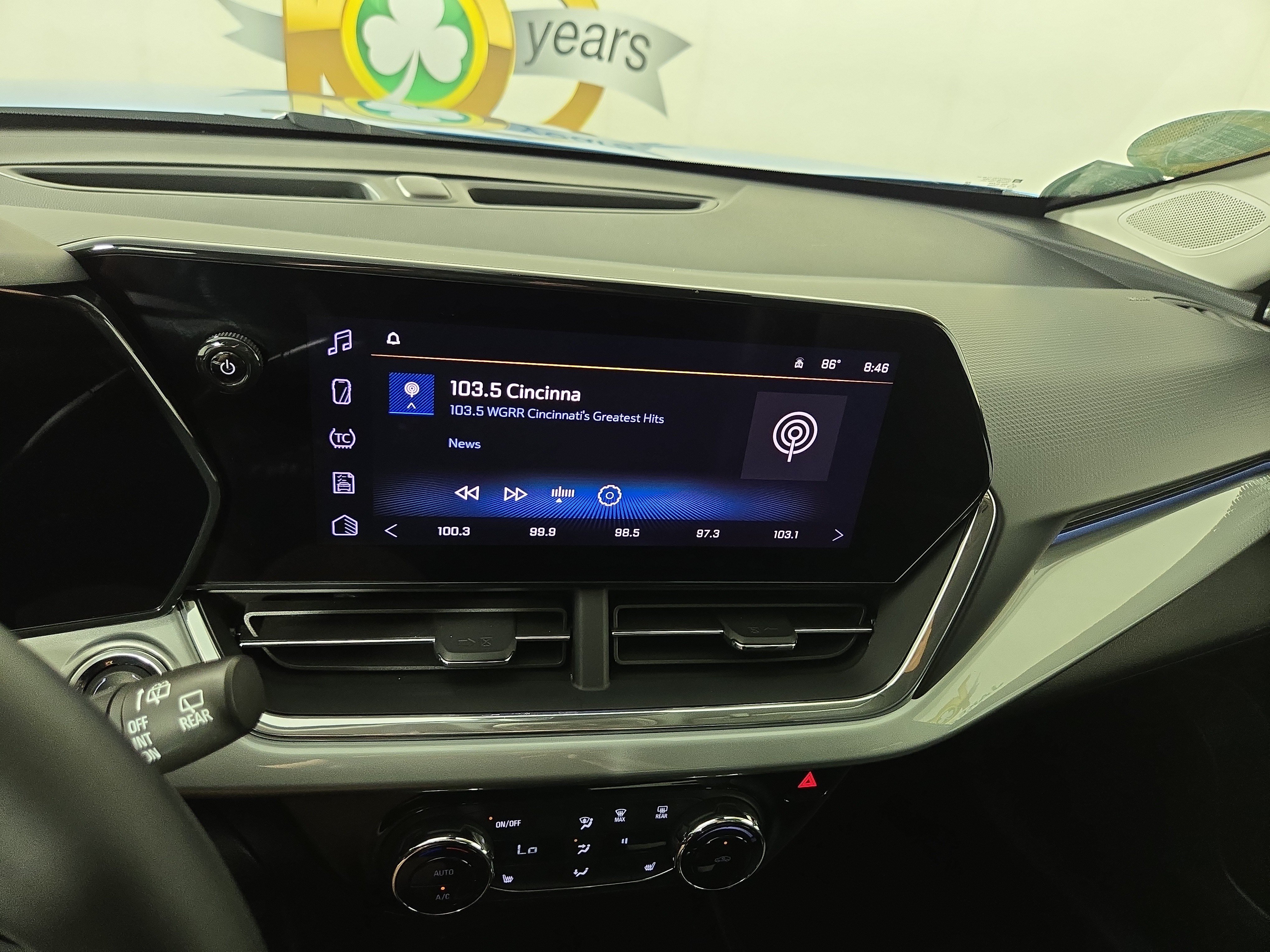 Used 2025 Chevrolet Trax LT w/ LT Convenience Package FWD image 19
