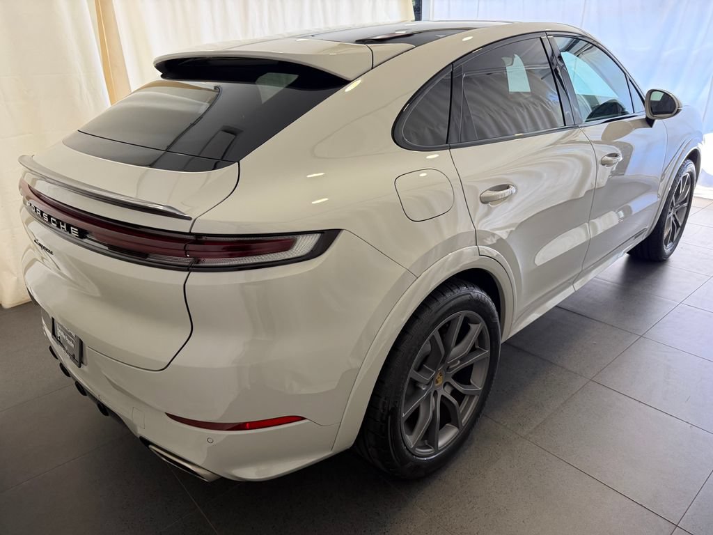 Certified 2024 Porsche Cayenne Coupe AWD/4WD image 9